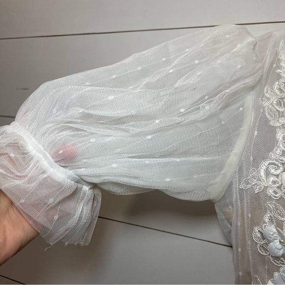 ShowPo AKshia Appliqué Pure White Mini Dress Womens Size 4 NWT - Picture 9 of 12